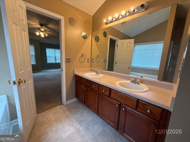 460 Camella Circle, Mcdonough, GA 30252