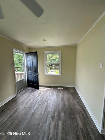 233 Kenneth Boulevard, Havelock, NC 28532
