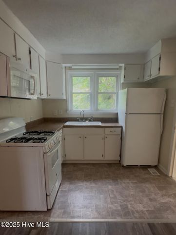 233 Kenneth Boulevard, Havelock, NC 28532