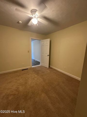 233 Kenneth Boulevard, Havelock, NC 28532