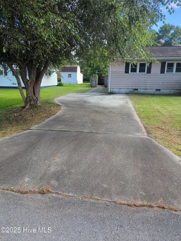 233 Kenneth Boulevard, Havelock, NC 28532