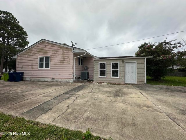 233 Kenneth Boulevard, Havelock, NC 28532