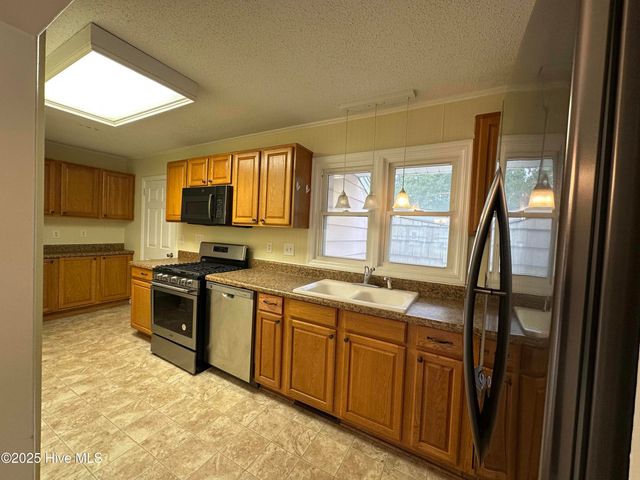 233 Kenneth Boulevard, Havelock, NC 28532