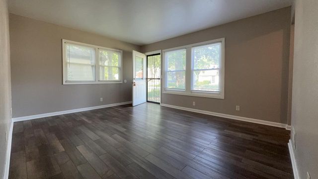 5260 N 46th STREET, Milwaukee, WI 53218