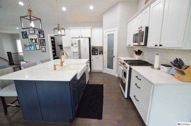 1208 Olivia Drive, Eagle, NE 68347