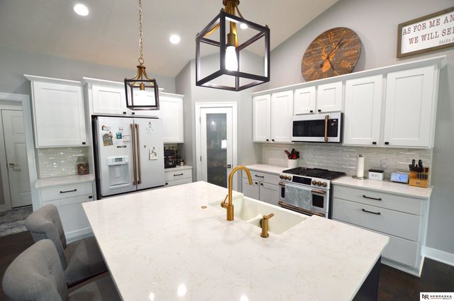 1208 Olivia Drive, Eagle, NE 68347