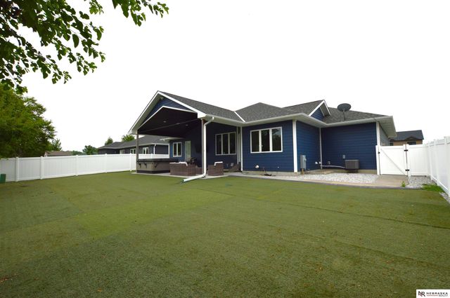 1208 Olivia Drive, Eagle, NE 68347