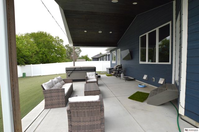 1208 Olivia Drive, Eagle, NE 68347