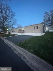 116 SENECA AVE, Dover, PA 17315