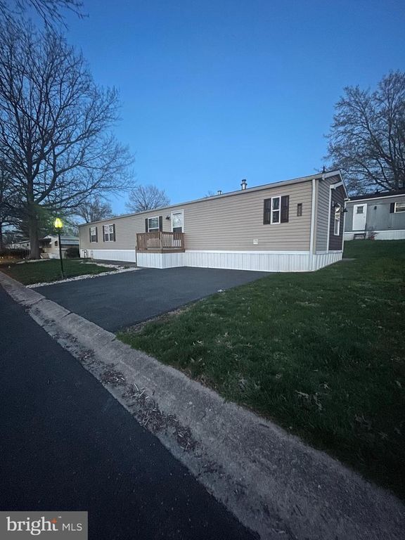 116 SENECA AVE, Dover, PA 17315
