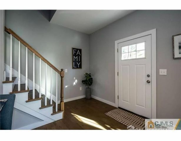 47 Glenville Road, Edison, NJ 08817