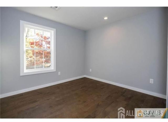 47 Glenville Road, Edison, NJ 08817