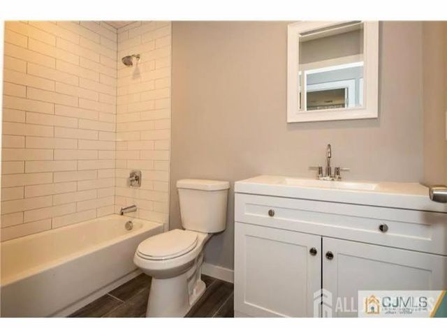47 Glenville Road, Edison, NJ 08817