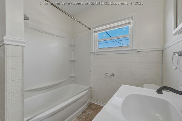1365 E Pea Ridge Road, Huntington, WV 25705