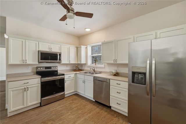 1365 E Pea Ridge Road, Huntington, WV 25705