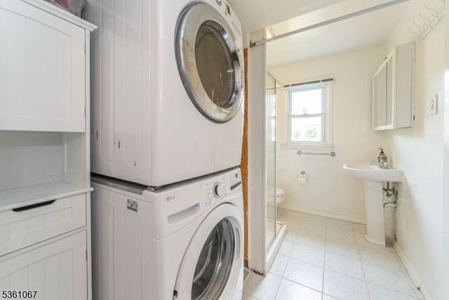 28 Jameson Pl, West Caldwell Twp., NJ 07006