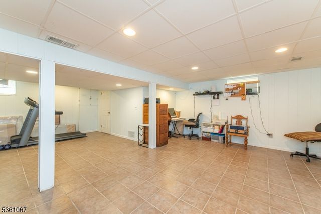 28 Jameson Pl, West Caldwell Twp., NJ 07006