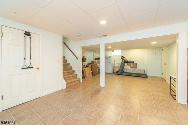 28 Jameson Pl, West Caldwell Twp., NJ 07006