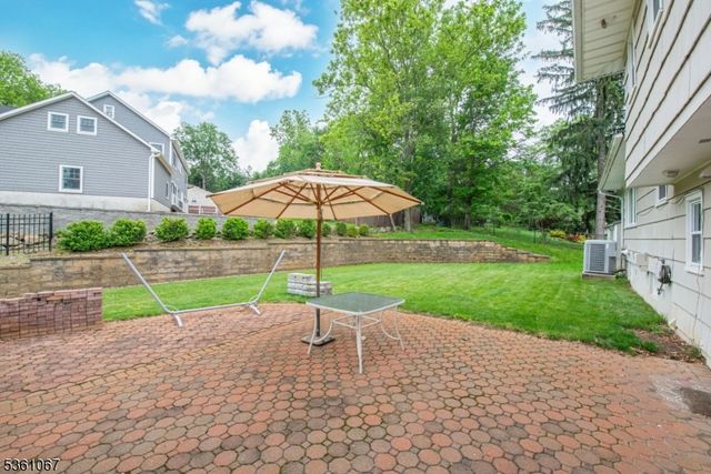 28 Jameson Pl, West Caldwell Twp., NJ 07006