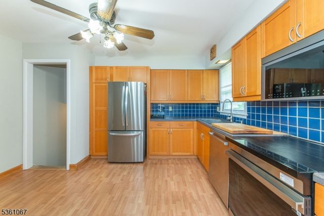 28 Jameson Pl, West Caldwell Twp., NJ 07006