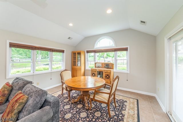 28 Jameson Pl, West Caldwell Twp., NJ 07006
