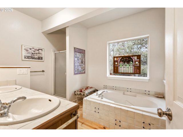 61082 FERGUSON Ct, Bend, OR 97702