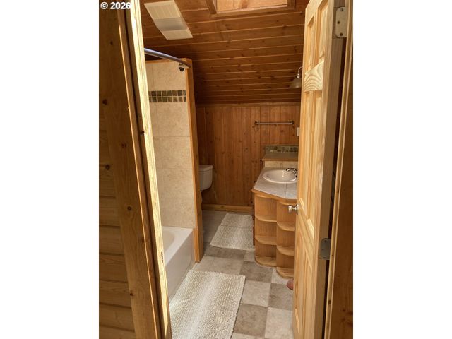 61082 FERGUSON Ct, Bend, OR 97702