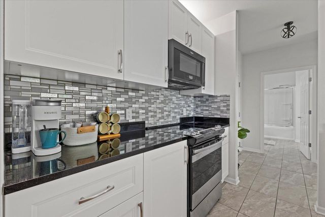 7045 S Riverwood BOULEVARD #211, Franklin, WI 53132