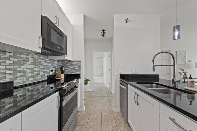 7045 S Riverwood BOULEVARD #211, Franklin, WI 53132