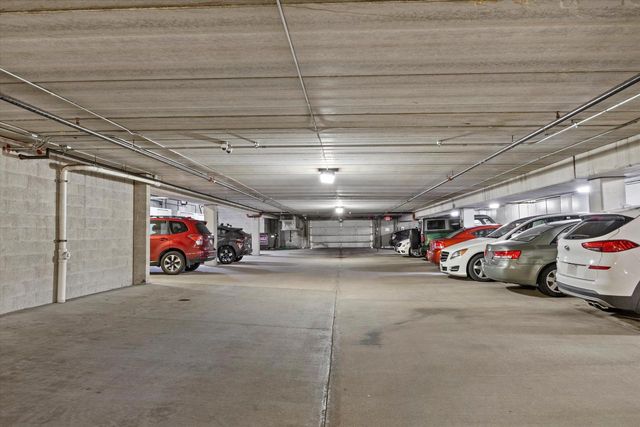 7045 S Riverwood BOULEVARD #211, Franklin, WI 53132