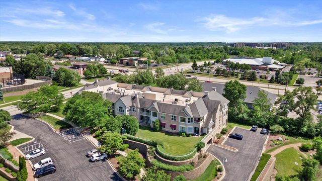 7045 S Riverwood BOULEVARD #211, Franklin, WI 53132