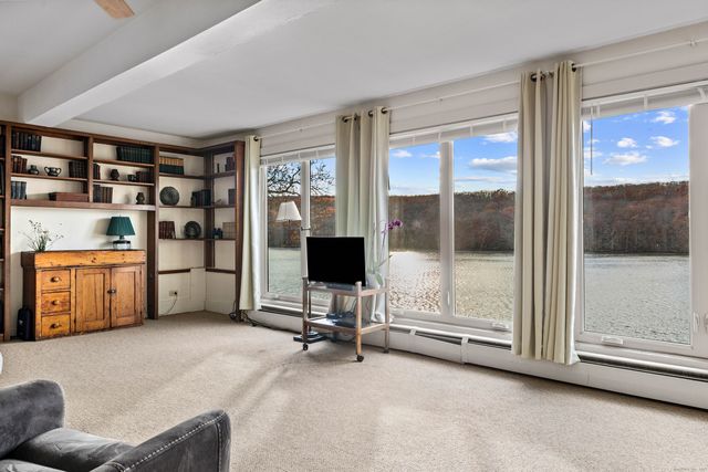 29 Oswegatchie Road, Waterford, CT 06385