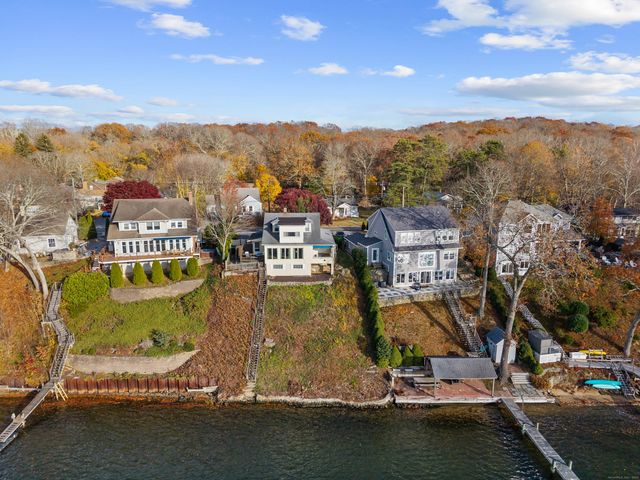 29 Oswegatchie Road, Waterford, CT 06385