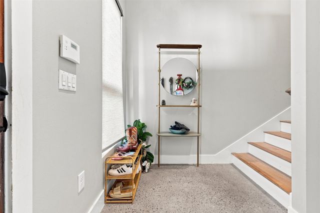 2800 Crest Ave B, Austin, TX 78702