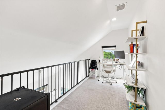 2800 Crest Ave B, Austin, TX 78702
