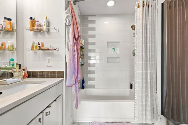 2800 Crest Ave B, Austin, TX 78702