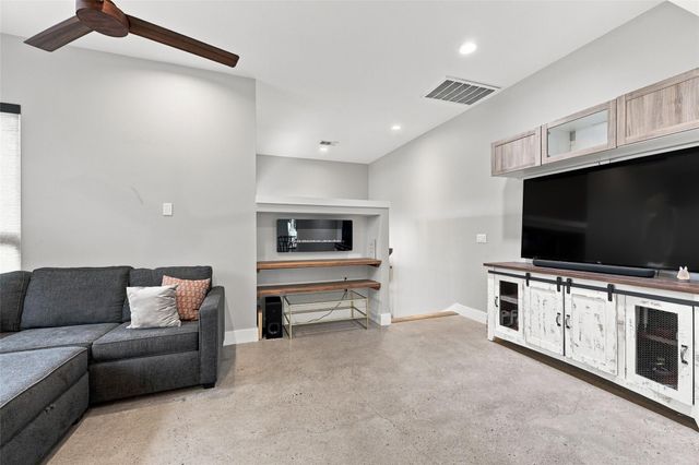 2800 Crest Ave B, Austin, TX 78702