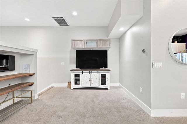 2800 Crest Ave B, Austin, TX 78702