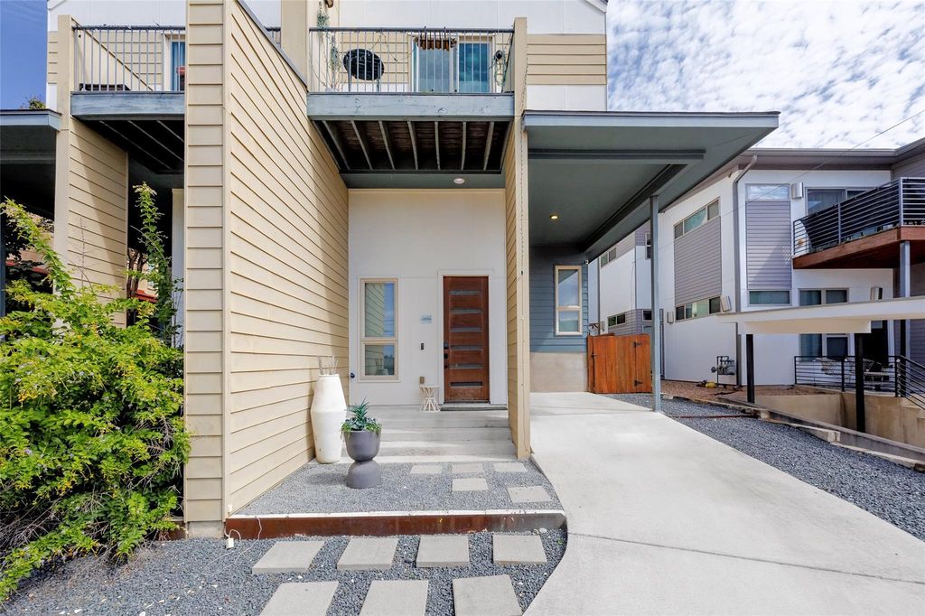 2800 Crest Ave B, Austin, TX 78702