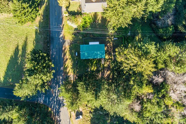 111 Beach Road, Shelter Cove, CA 95589