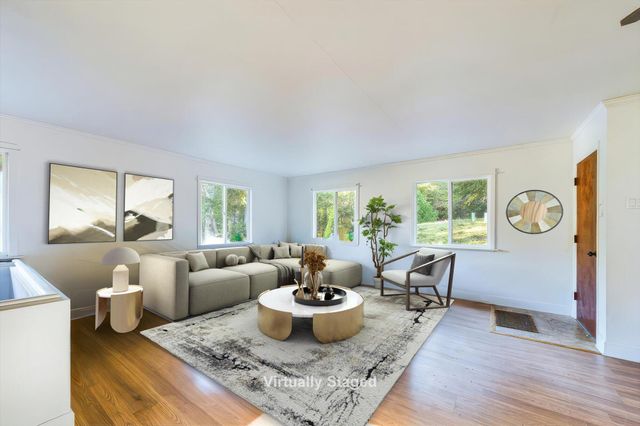 111 Beach Road, Shelter Cove, CA 95589