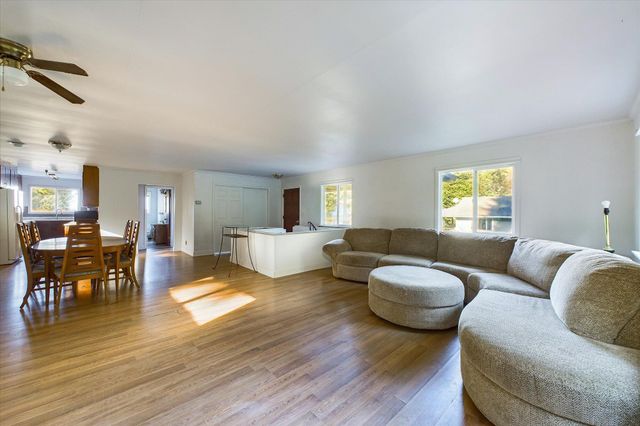 111 Beach Road, Shelter Cove, CA 95589