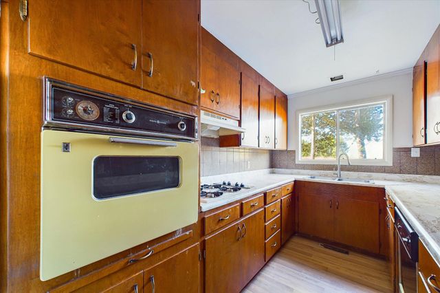 111 Beach Road, Shelter Cove, CA 95589