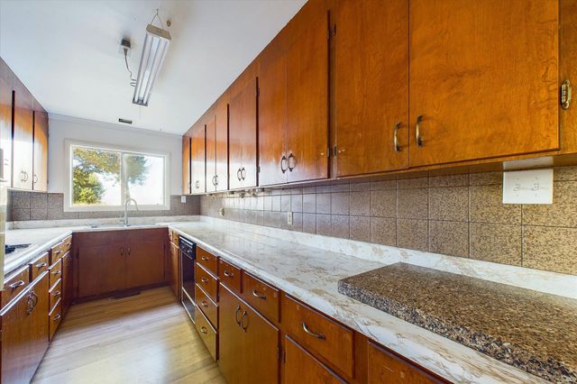 111 Beach Road, Shelter Cove, CA 95589