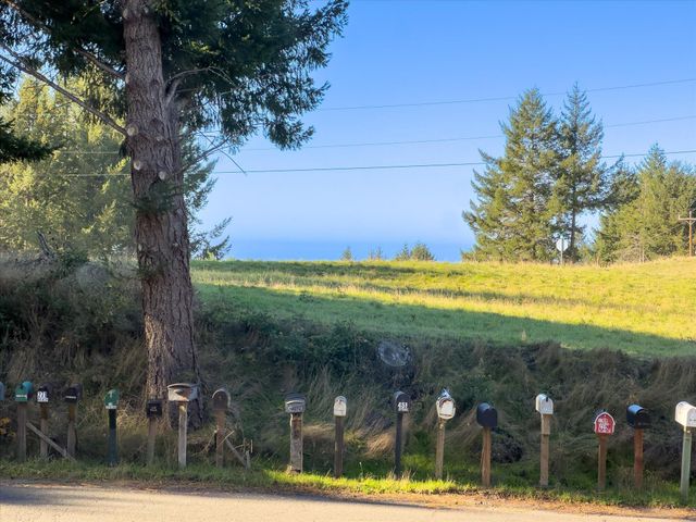 111 Beach Road, Shelter Cove, CA 95589