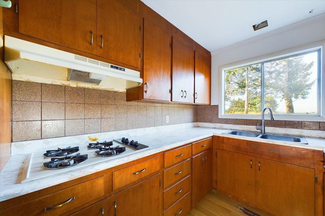 111 Beach Road, Shelter Cove, CA 95589