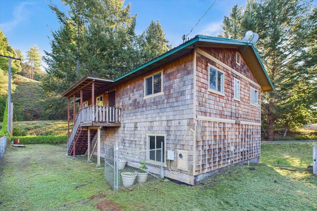 111 Beach Road, Shelter Cove, CA 95589