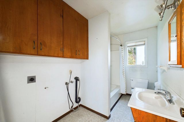 111 Beach Road, Shelter Cove, CA 95589