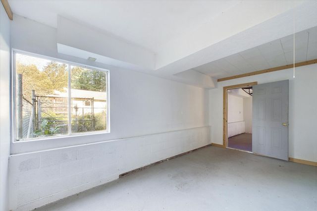 111 Beach Road, Shelter Cove, CA 95589