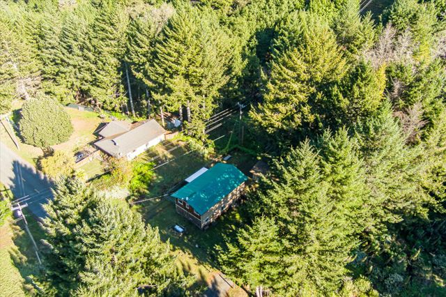 111 Beach Road, Shelter Cove, CA 95589